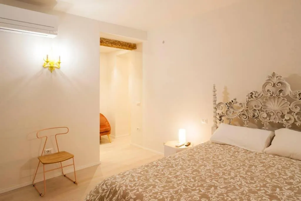 The New Luxury Apartment In The Historic Center Lucca 0*,  Itálie